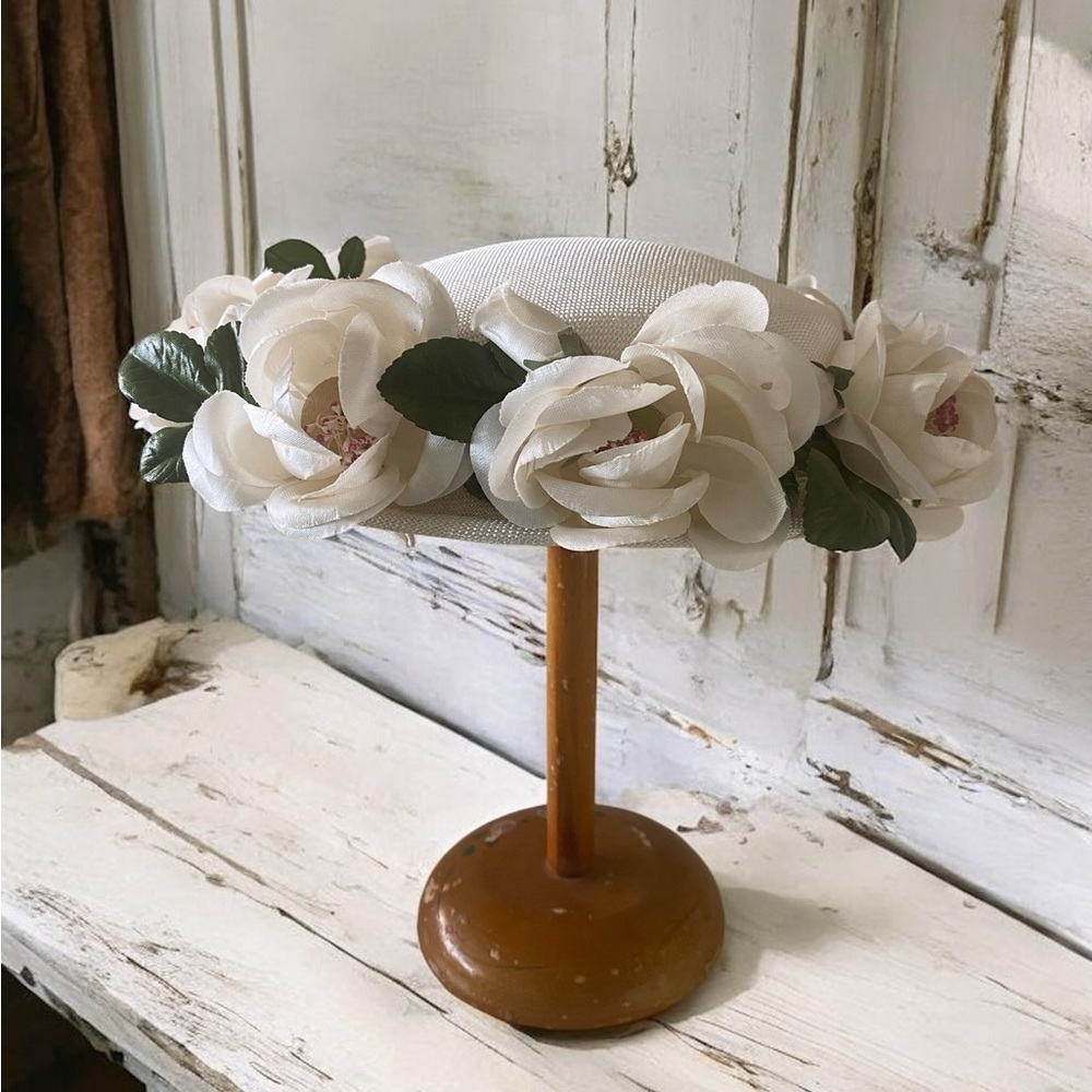 Gorgeous Vintage Hat With Faux Flowers ~ Excellent Condition!